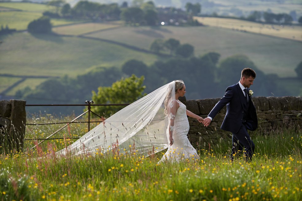 wedding photography at the fleece, Ripponden