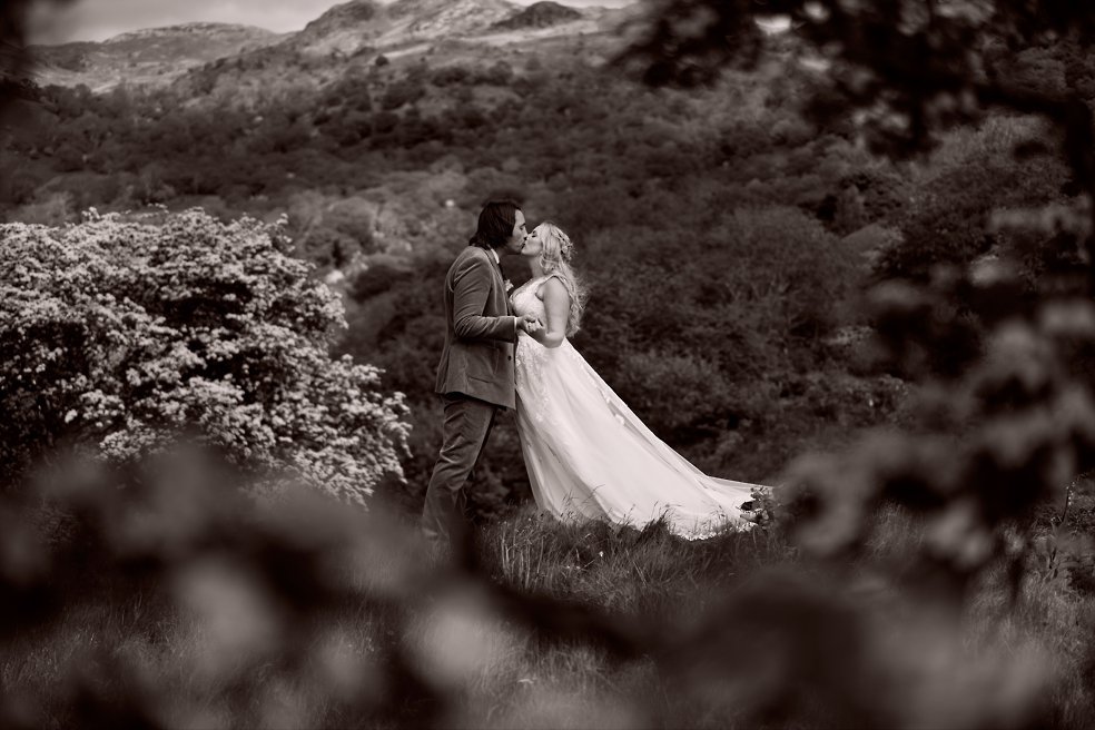Llyn Gwynant barns wedding photography