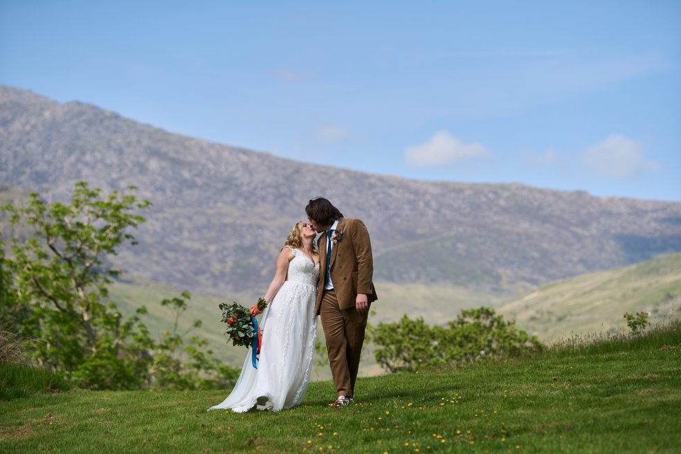 Llyn Gwynant barns wedding photography