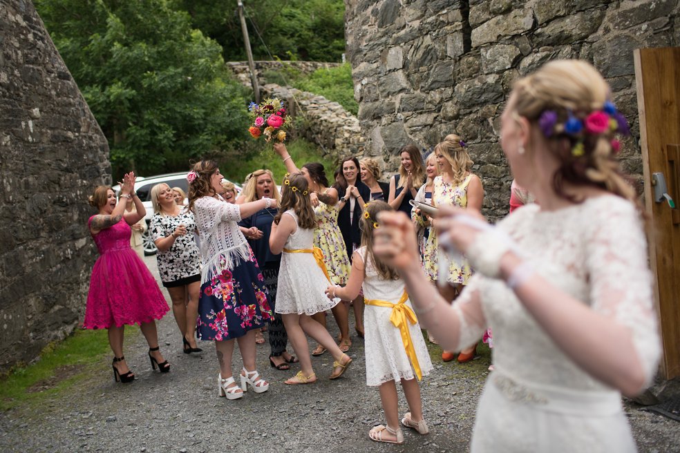 Llyn Gwynant Barns wedding