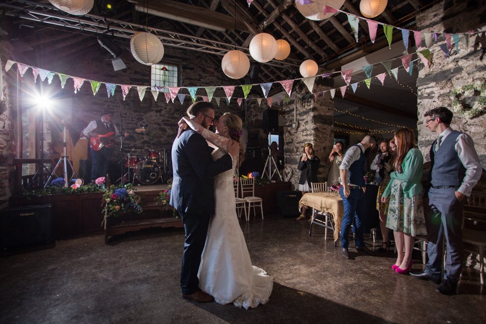 Llyn Gwynant Barns wedding