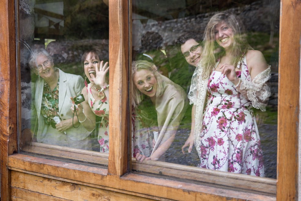 lovely reaction from the wedding guests